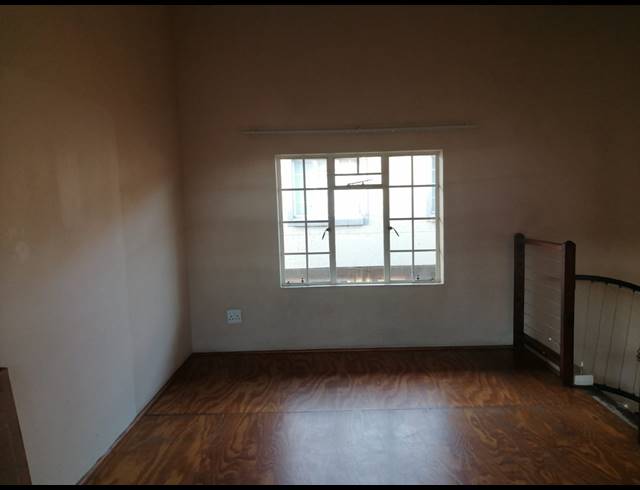 1 BEDROOM APARTMENT FOR SALE IN RUSTENBURG CENTRAL